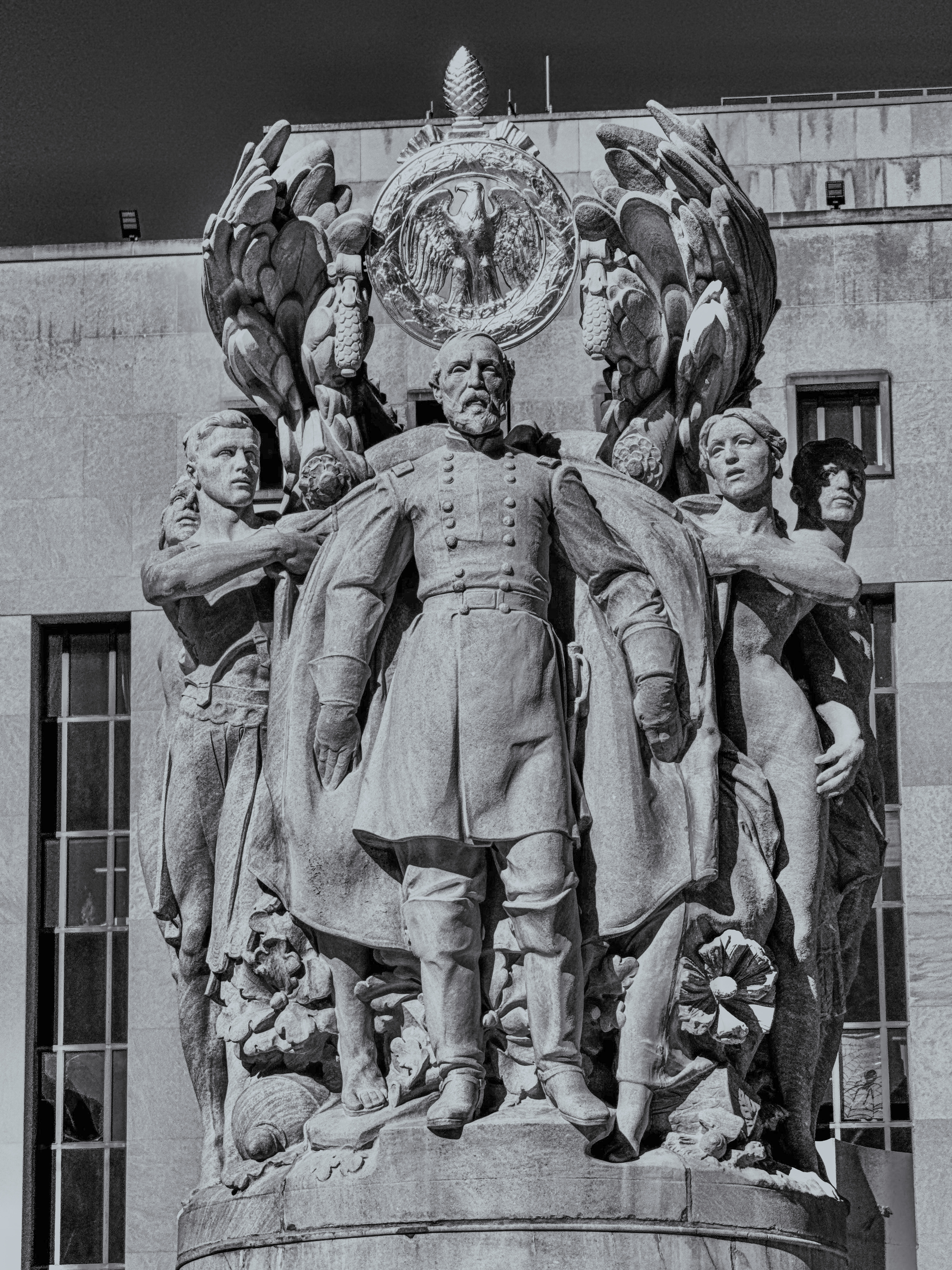 20-STATUE1.JPEG