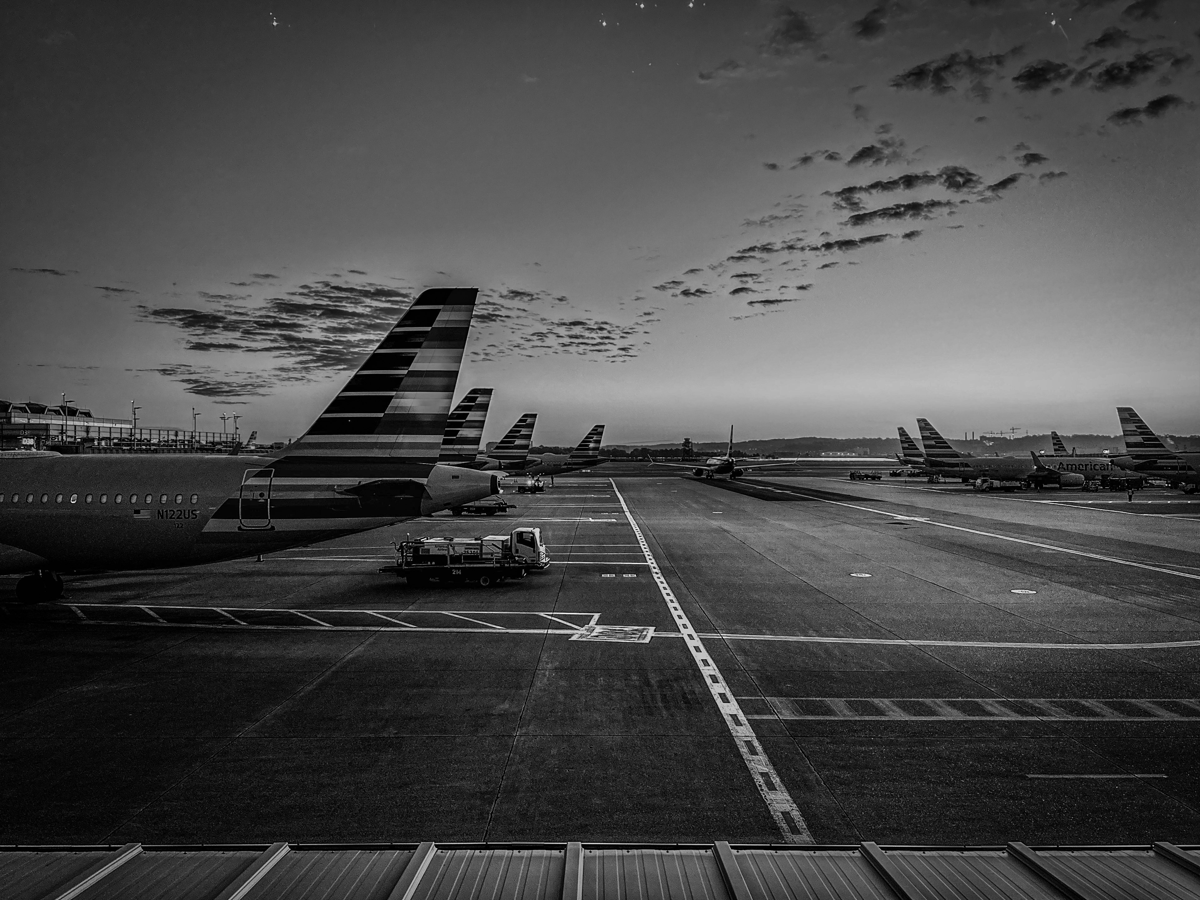 23-PLANES.JPEG