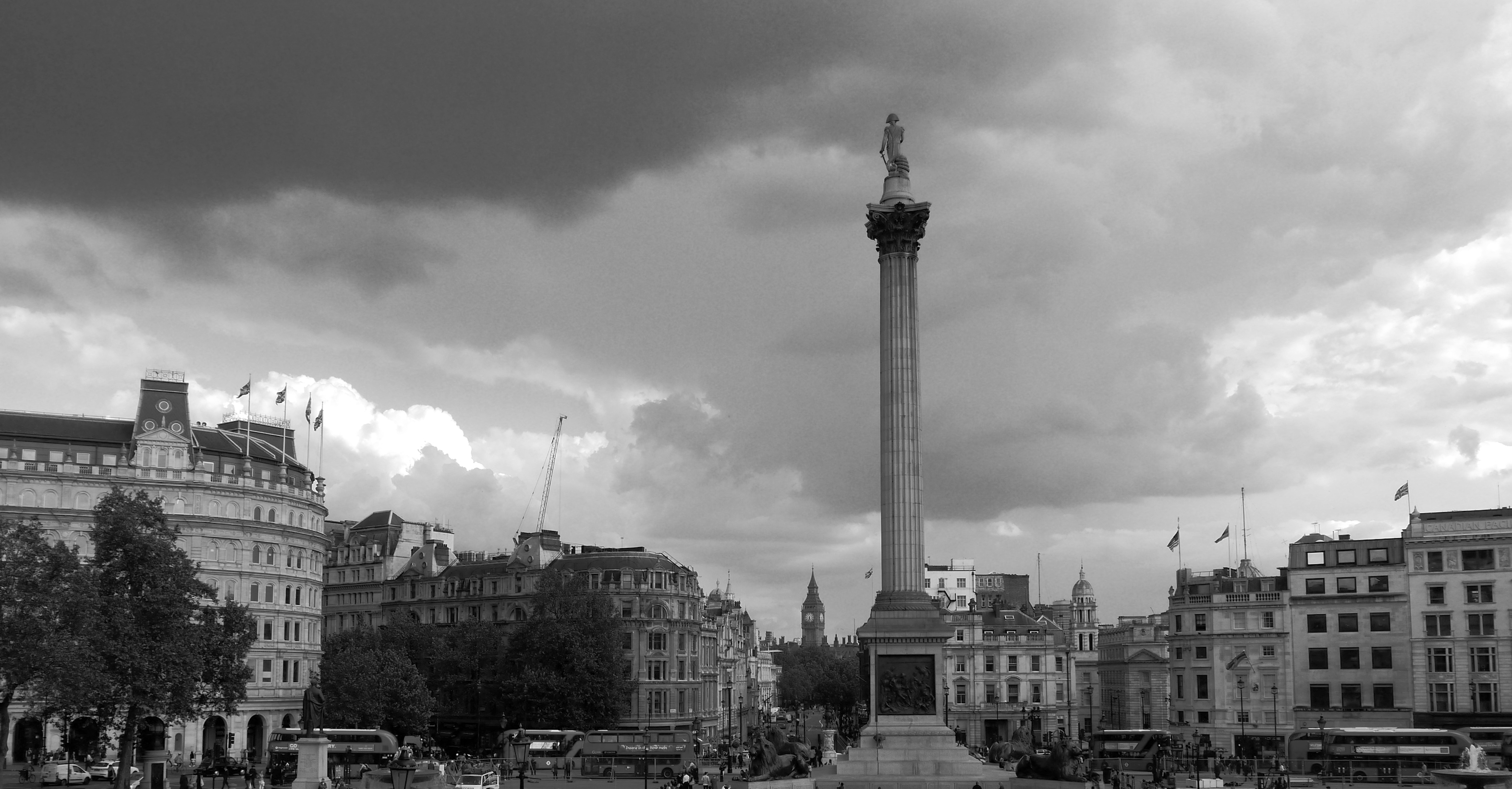 TRAFALGABW.JPG