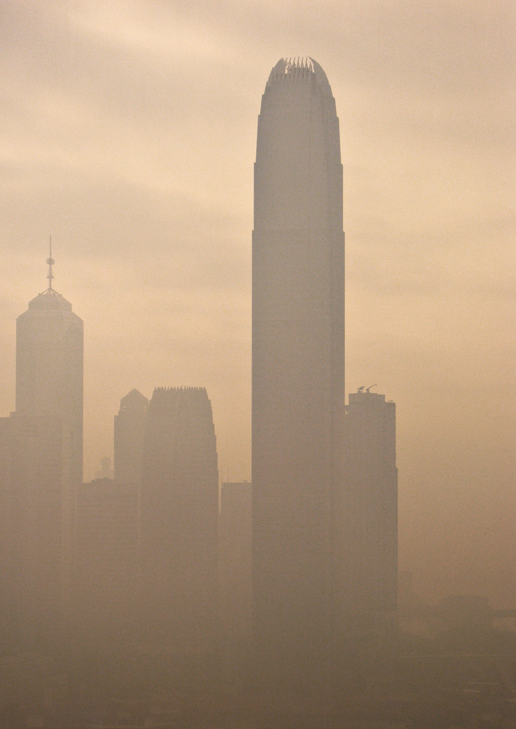 HKSKYLINE.JPG