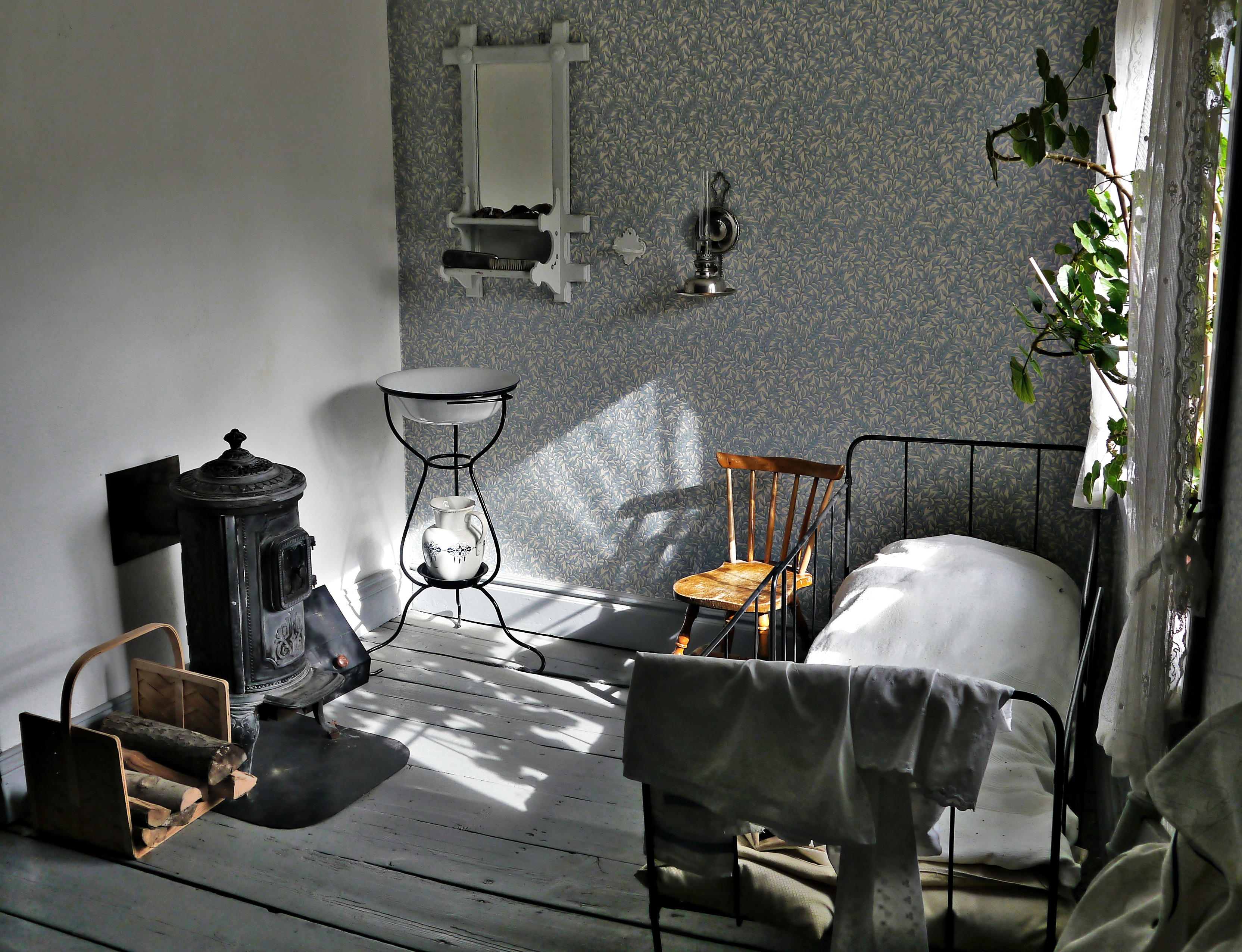 ROOM.JPG