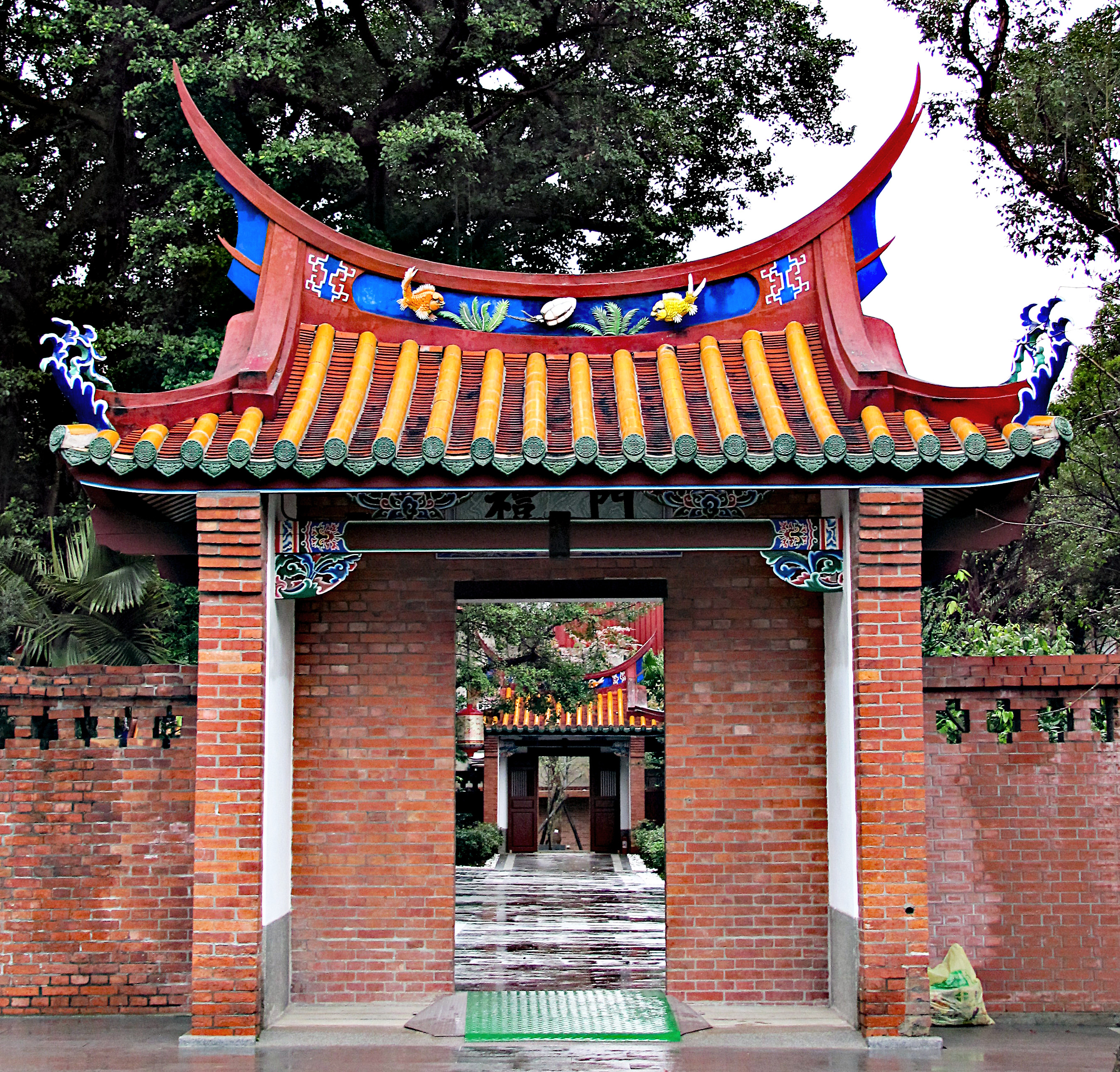 TEMPLE_DOOR.JPG